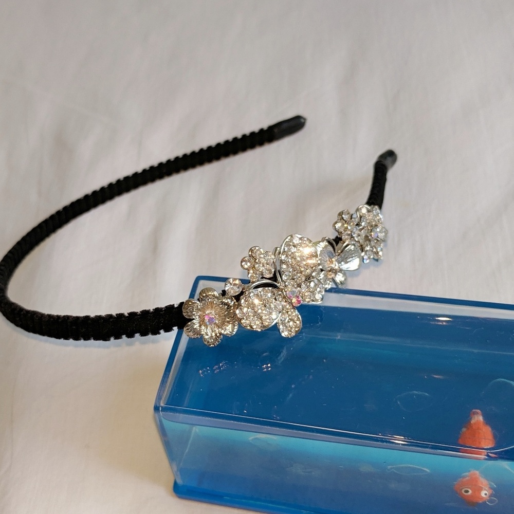 Rhindstond butterflies headband NWOT - Picture 3 of 3